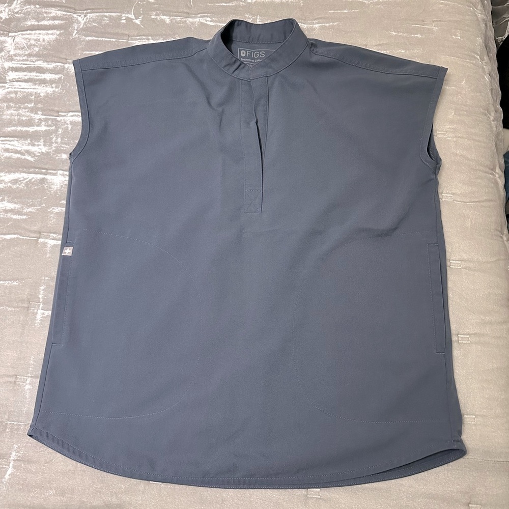 Rafaela oversized scrub top